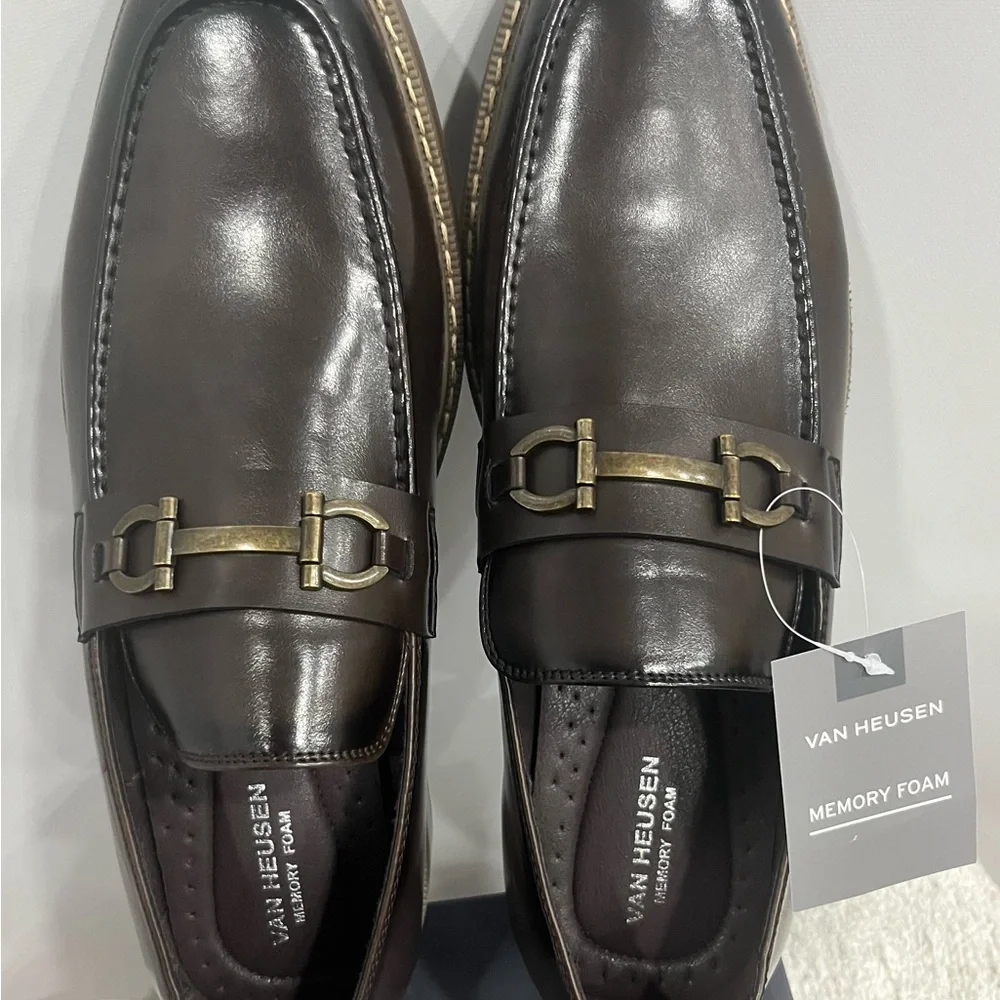 Van Heusen elegant dark